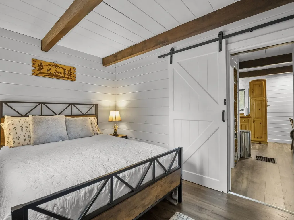 26 Ellen Brook Road Hillsborough NH 03244