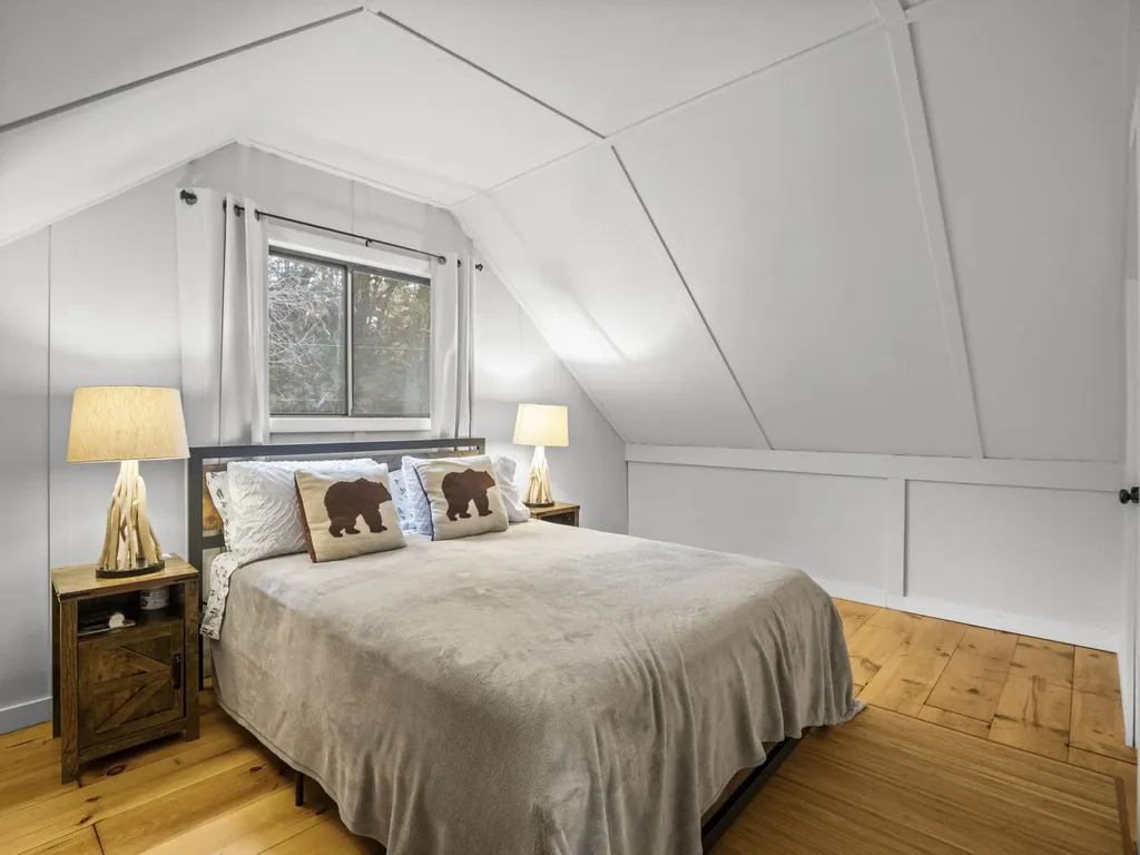 26 Ellen Brook Road Hillsborough NH 03244