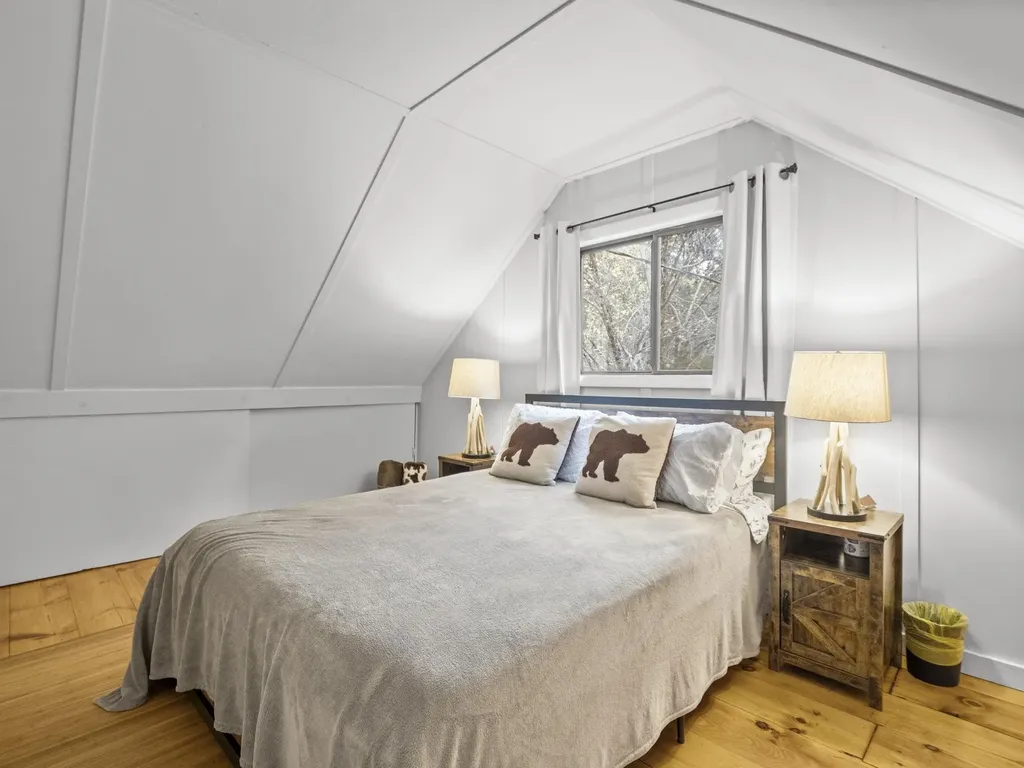 26 Ellen Brook Road Hillsborough NH 03244