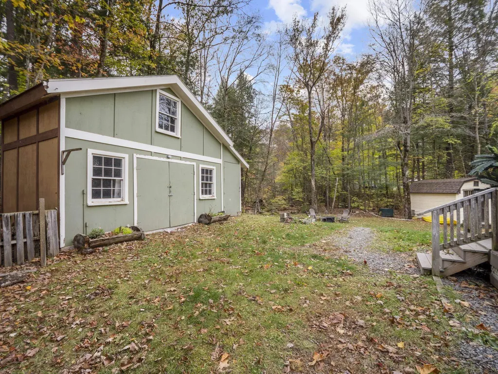 26 Ellen Brook Road Hillsborough NH 03244