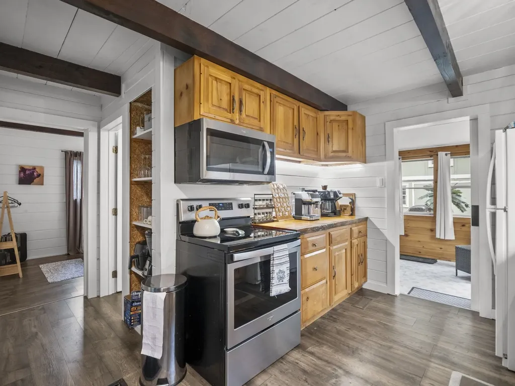 26 Ellen Brook Road Hillsborough NH 03244