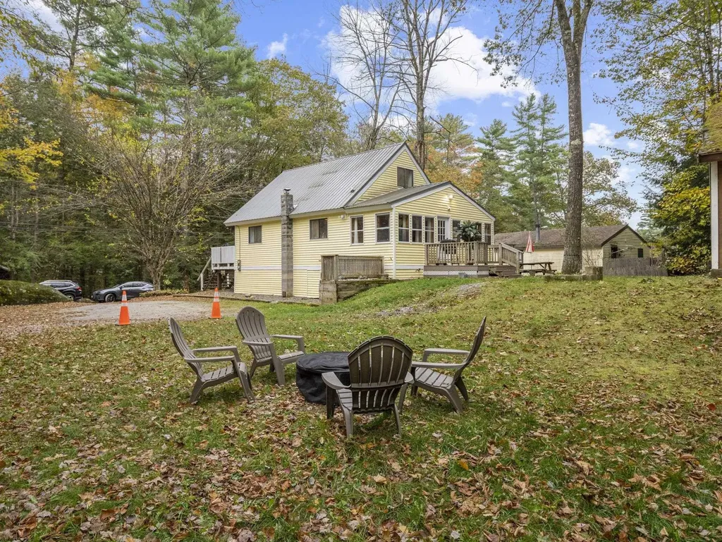 26 Ellen Brook Road Hillsborough NH 03244