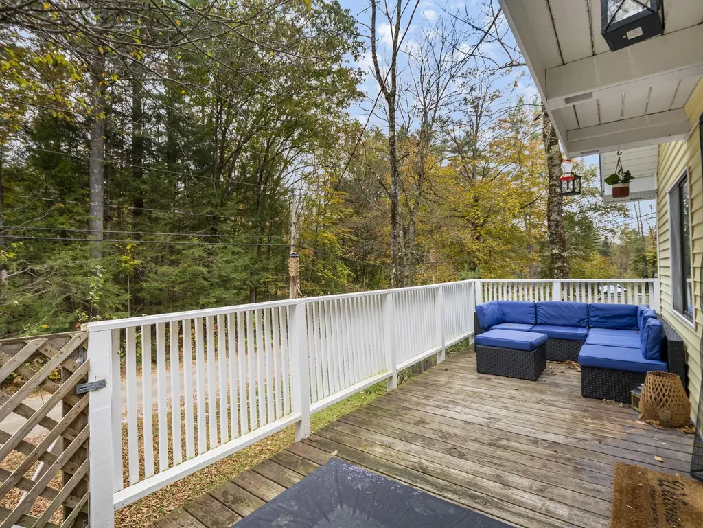 26 Ellen Brook Road Hillsborough NH 03244