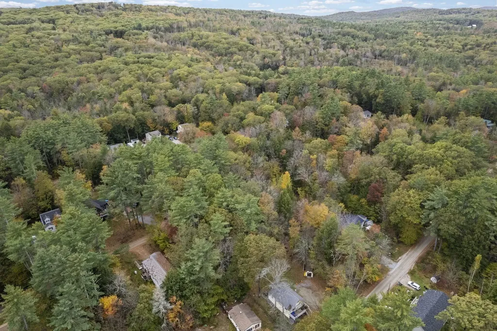 26 Ellen Brook Road Hillsborough NH 03244