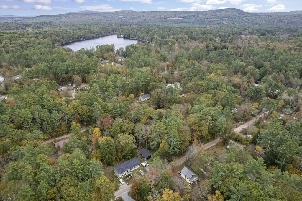 26 Ellen Brook Road Hillsborough NH 03244