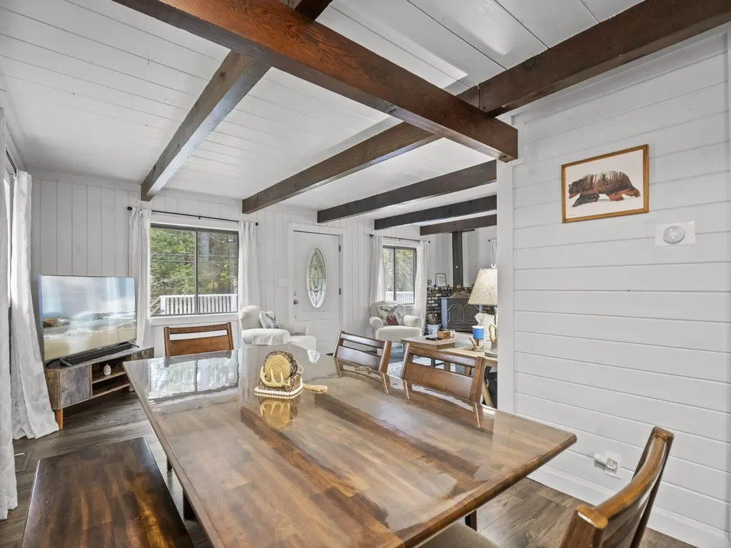 26 Ellen Brook Road Hillsborough NH 03244