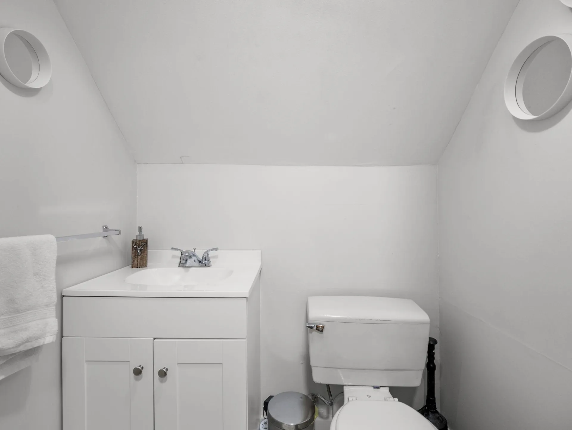 26 Ellen Brook Road Hillsborough NH 03244