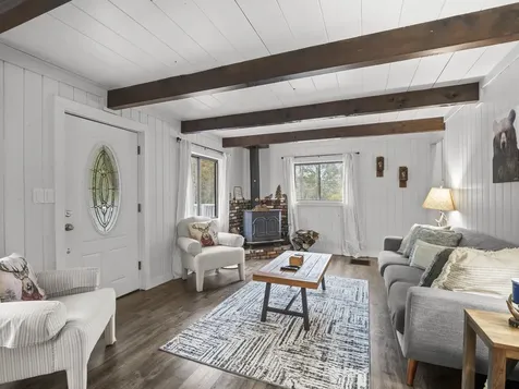 26 Ellen Brook Road Hillsborough NH 03244