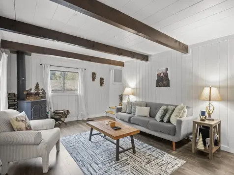 26 Ellen Brook Road Hillsborough NH 03244