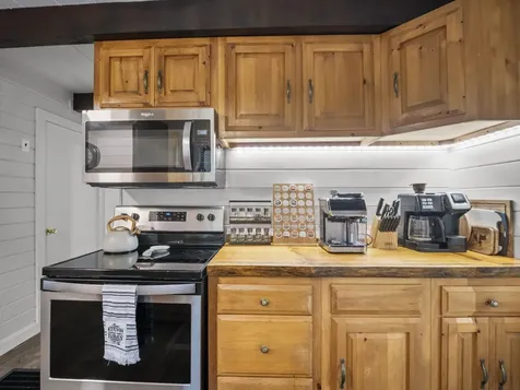 26 Ellen Brook Road Hillsborough NH 03244