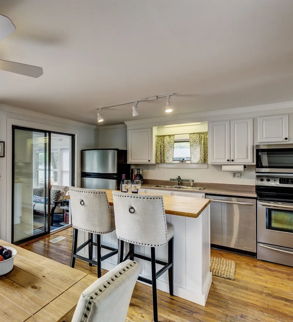 28 Shore Drive Newbury NH 03255