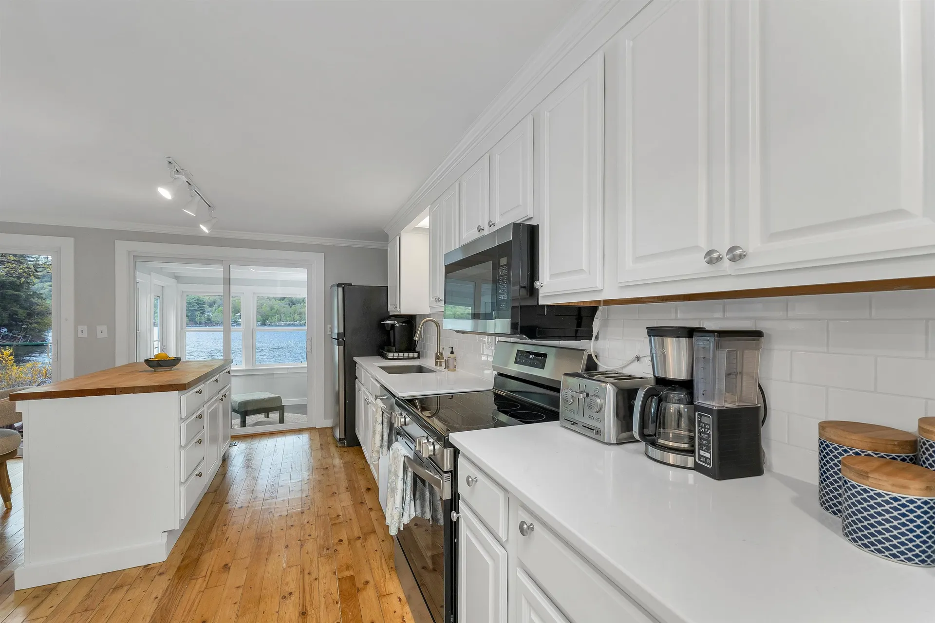 28 Shore Drive Newbury NH 03255