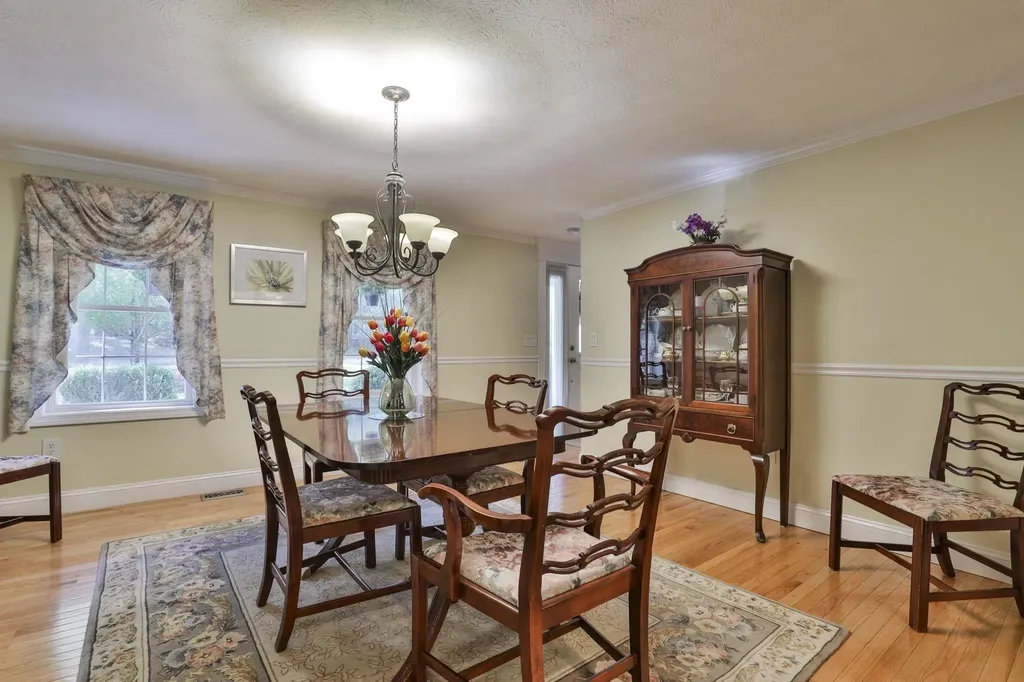 8 Joan Avenue Hudson NH 03051