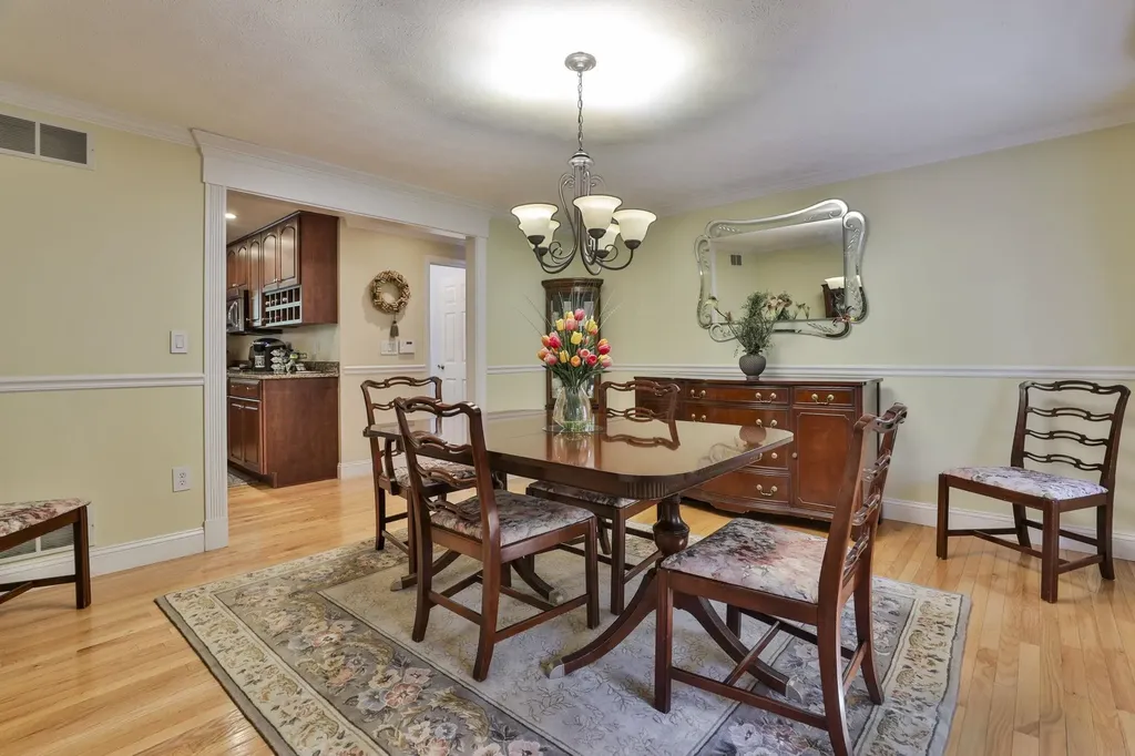 8 Joan Avenue Hudson NH 03051