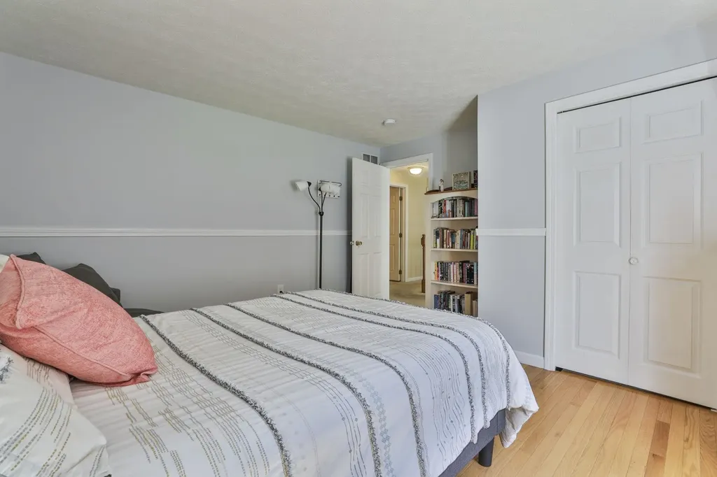 8 Joan Avenue Hudson NH 03051