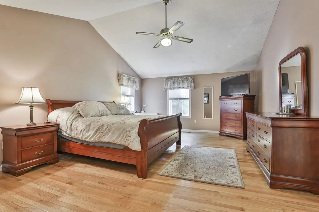 8 Joan Avenue Hudson NH 03051