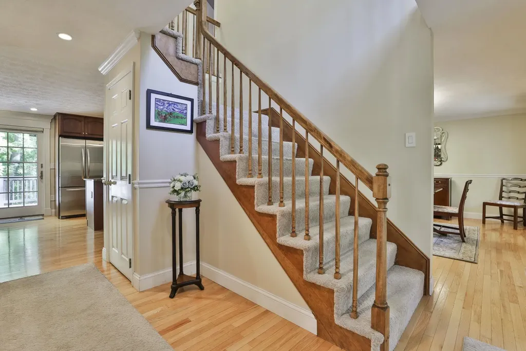 8 Joan Avenue Hudson NH 03051