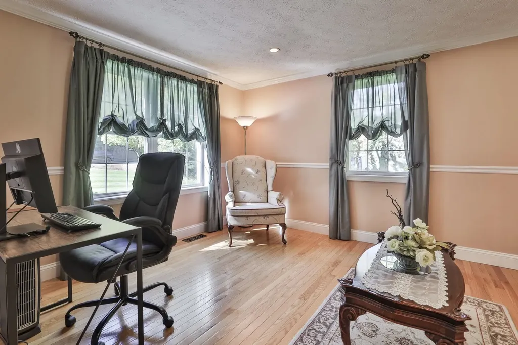 8 Joan Avenue Hudson NH 03051