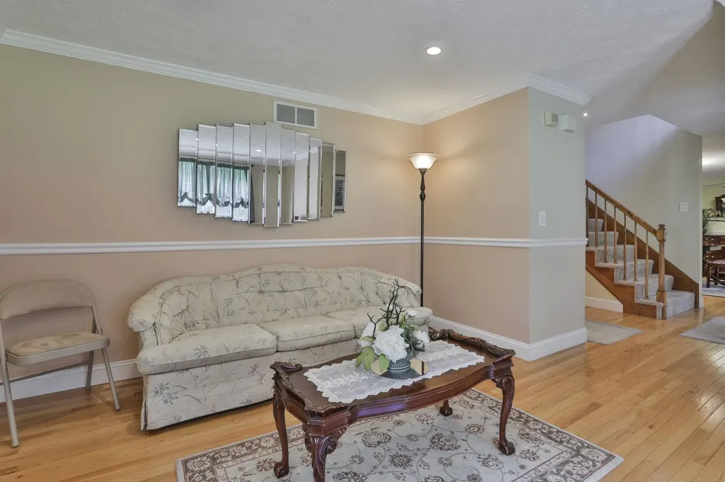 8 Joan Avenue Hudson NH 03051