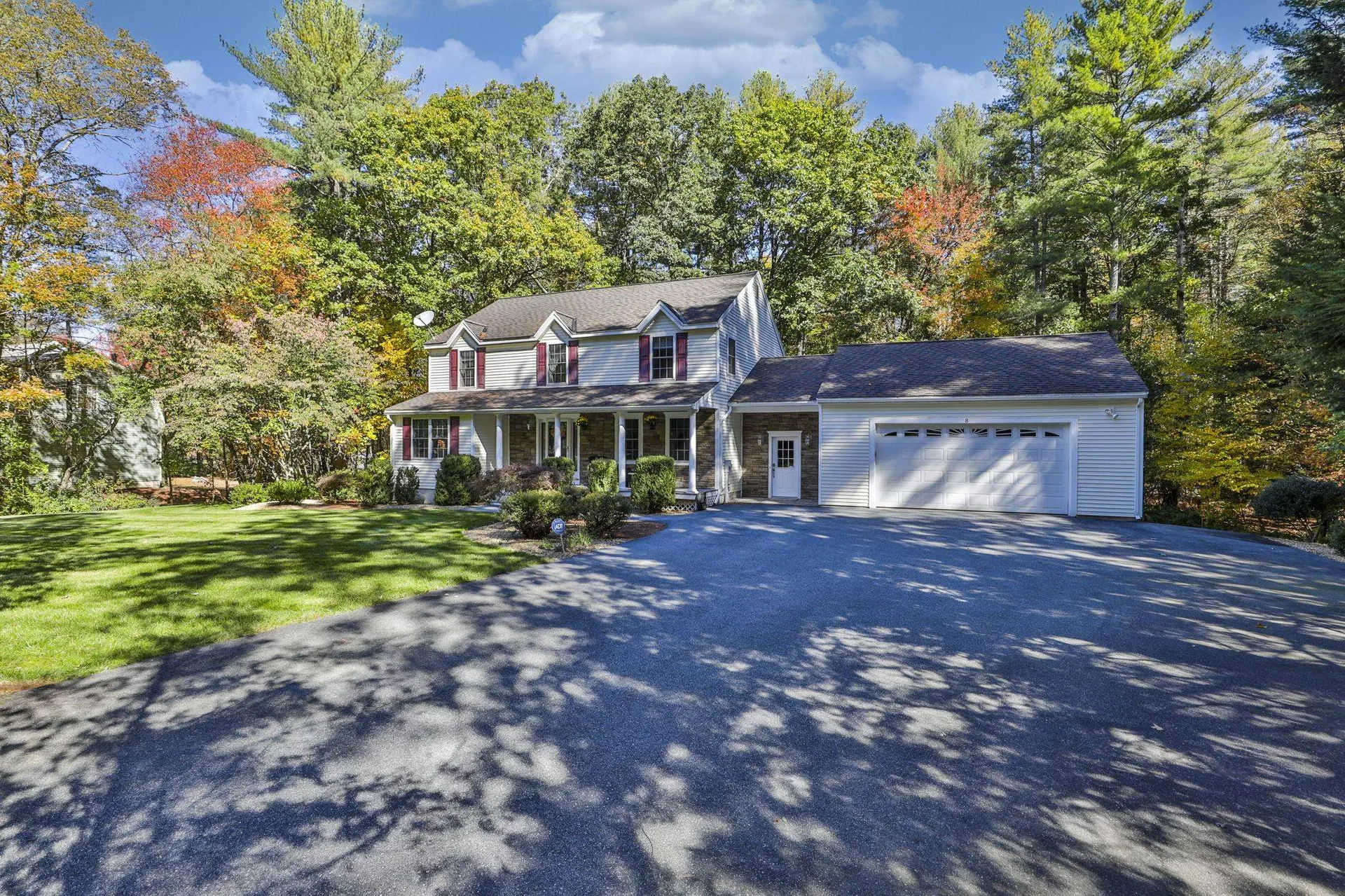 8 Joan Avenue Hudson NH 03051