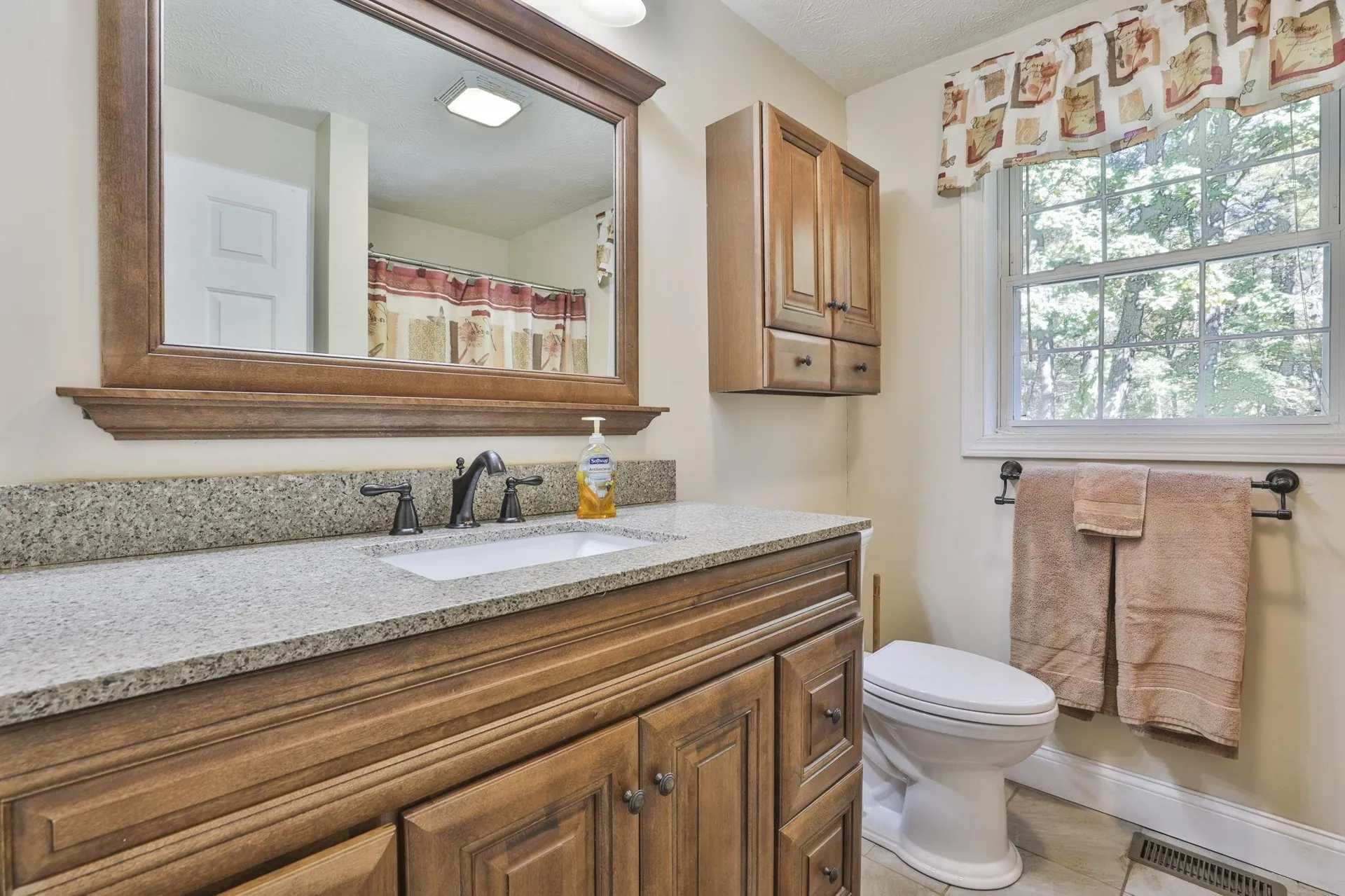 8 Joan Avenue Hudson NH 03051