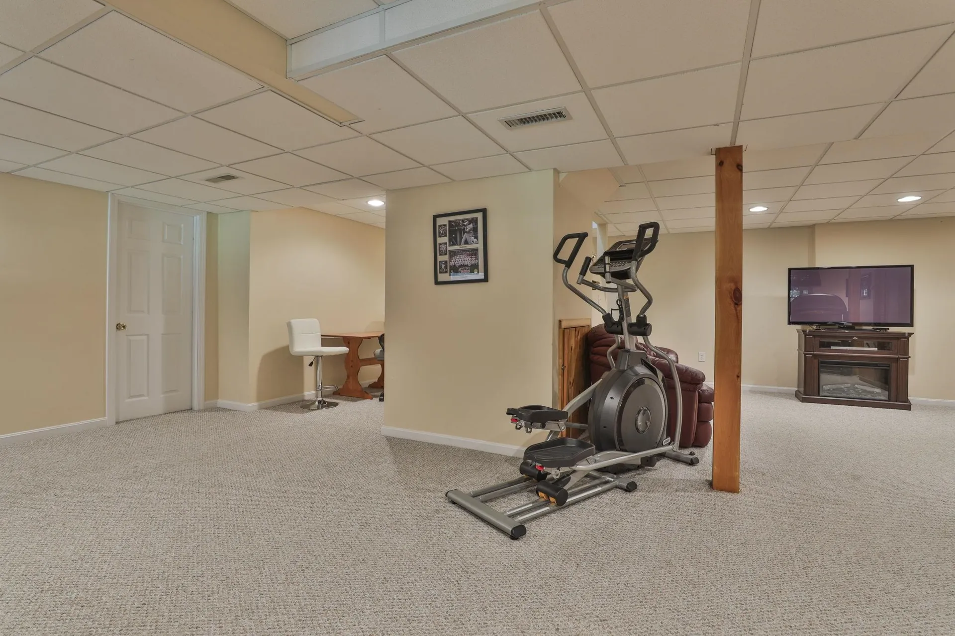 8 Joan Avenue Hudson NH 03051