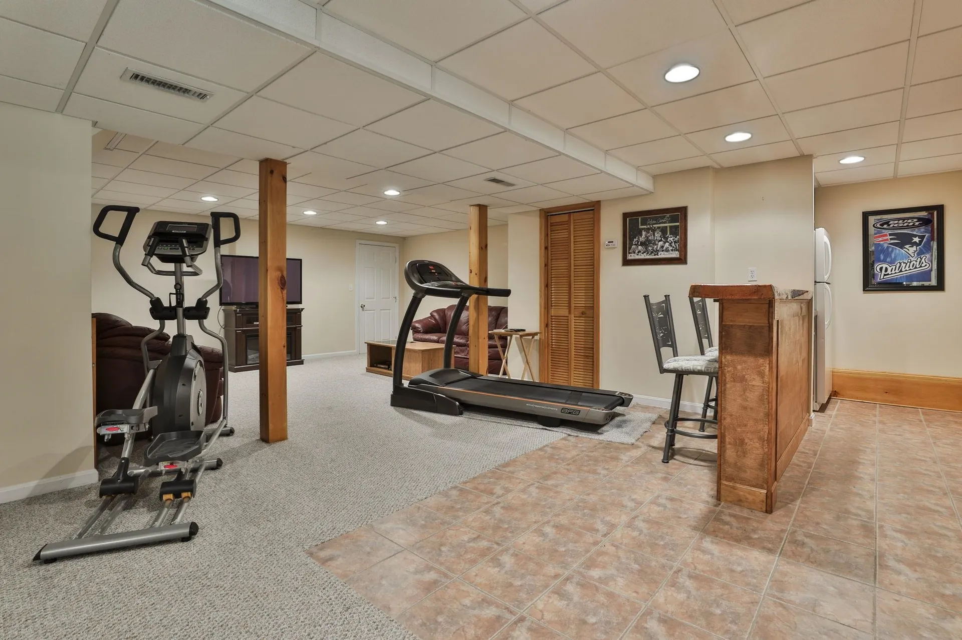 8 Joan Avenue Hudson NH 03051