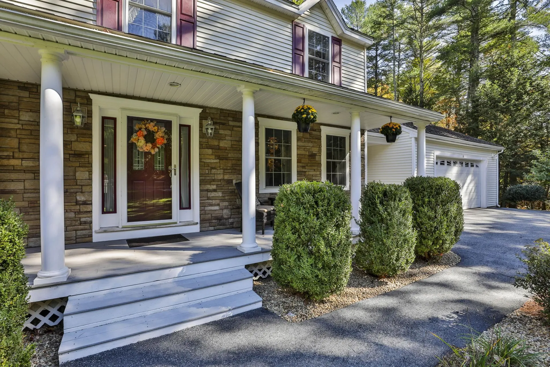 8 Joan Avenue Hudson NH 03051