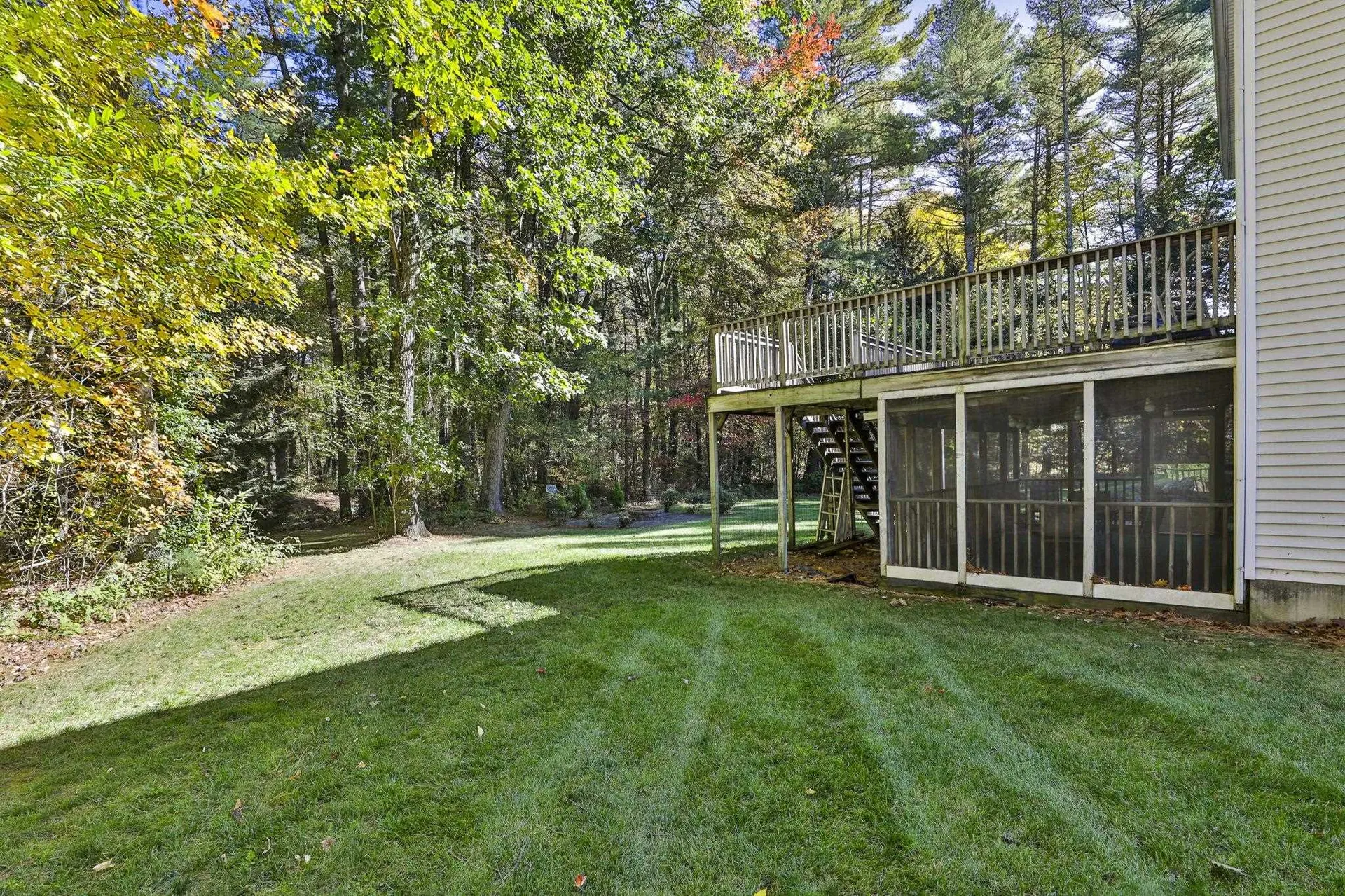 8 Joan Avenue Hudson NH 03051