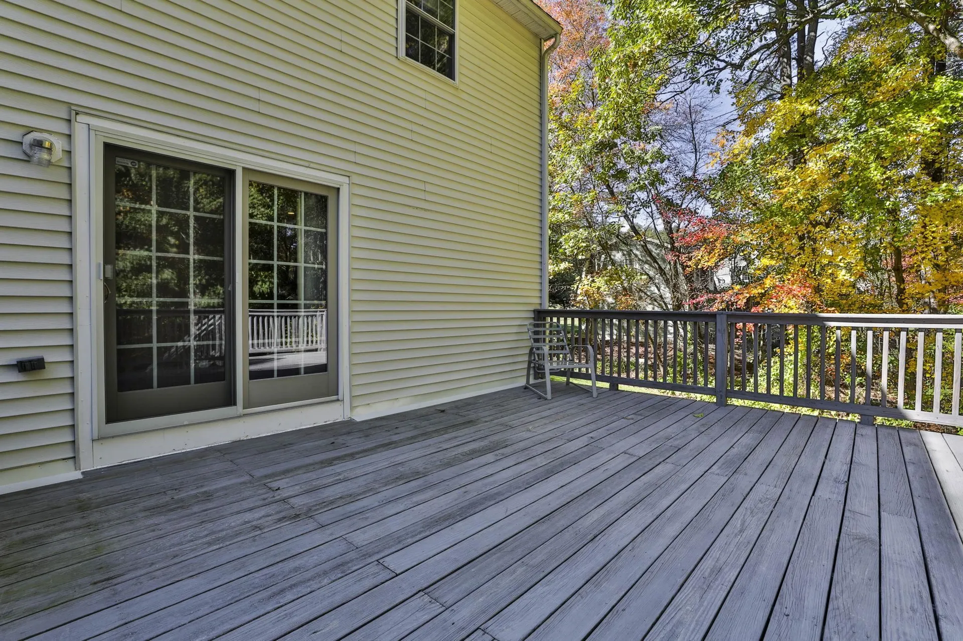 8 Joan Avenue Hudson NH 03051