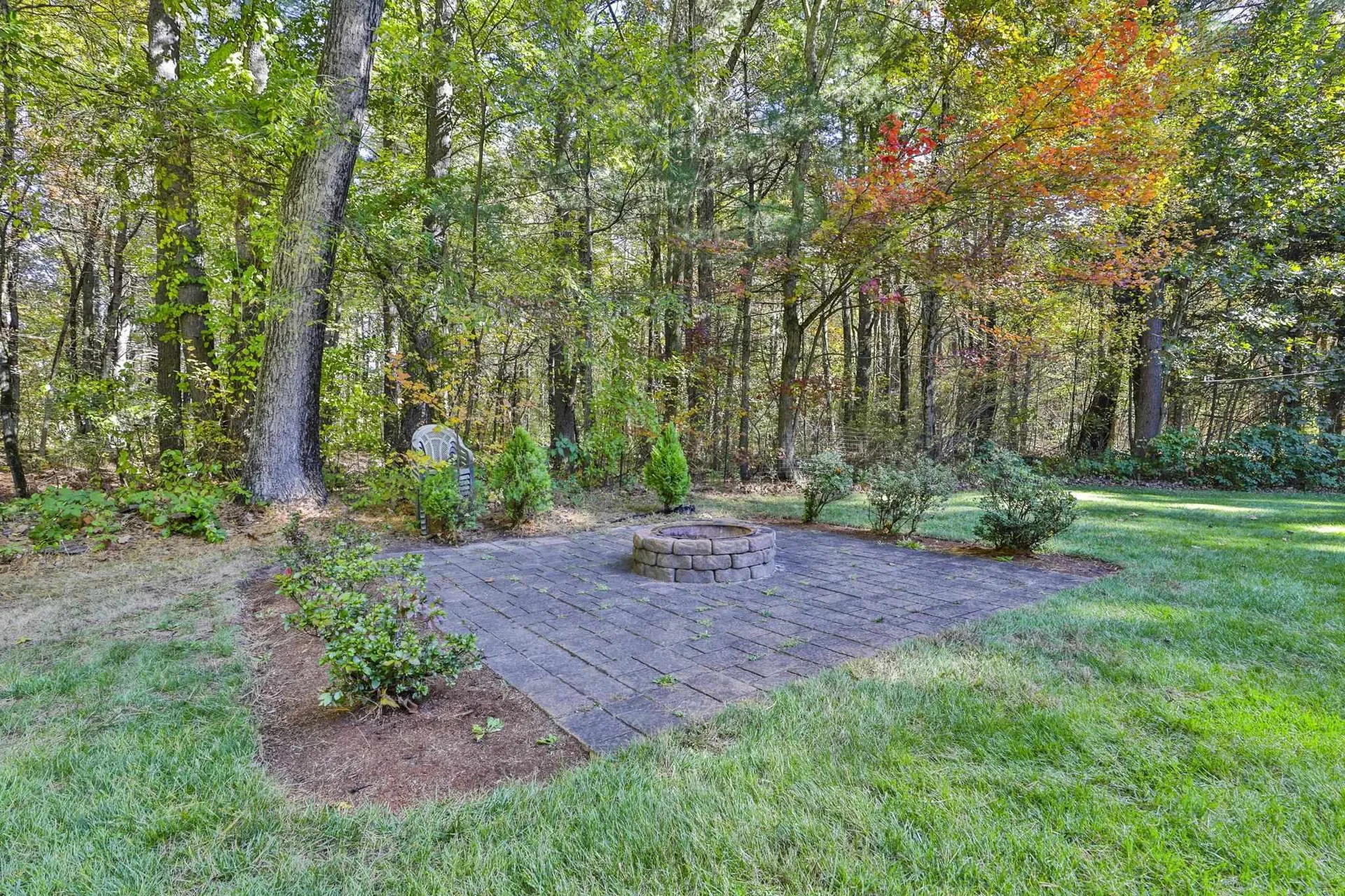 8 Joan Avenue Hudson NH 03051