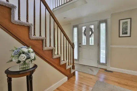 8 Joan Avenue Hudson NH 03051