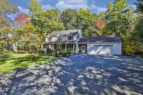8 Joan Avenue Hudson NH 03051