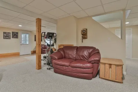 8 Joan Avenue Hudson NH 03051