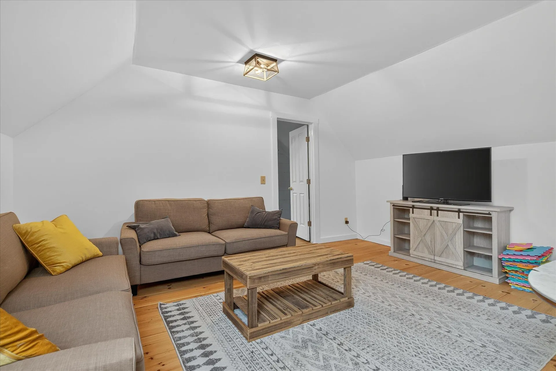 61 Pleasant Street Ludlow VT 05149