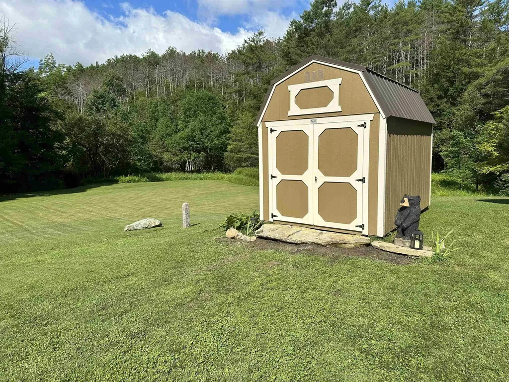 672 Nh Route 120 Cornish NH 03745