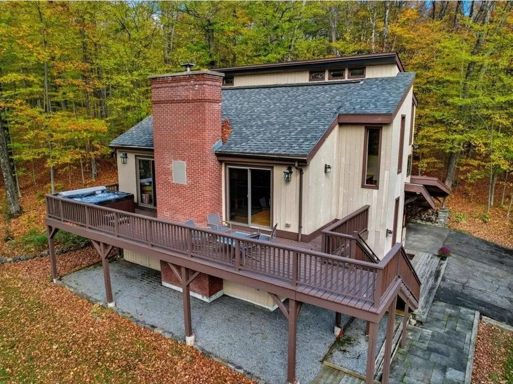 185 Maple Road Stowe VT 05672