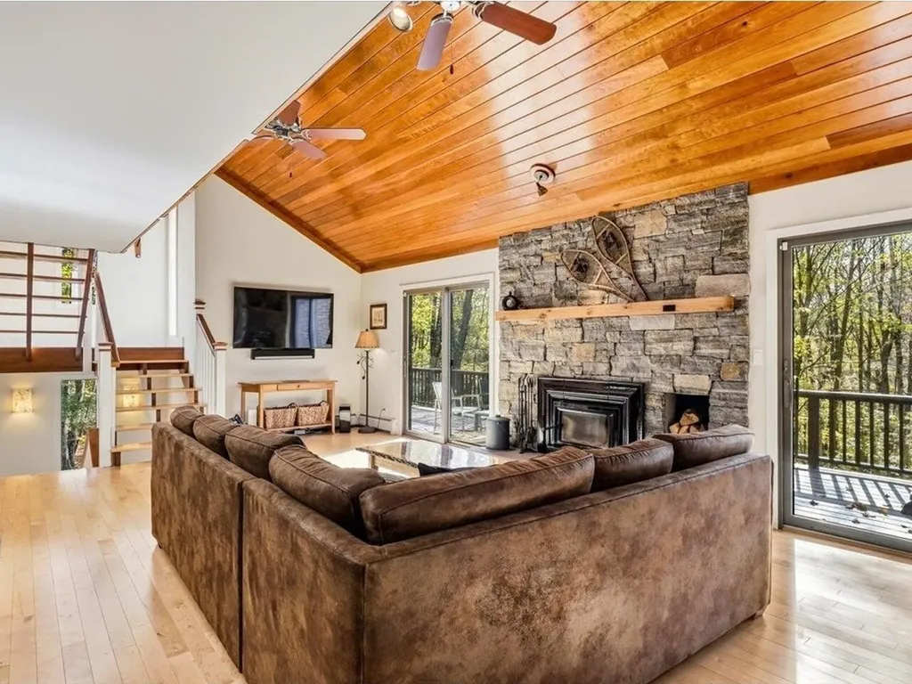 185 Maple Road Stowe VT 05672