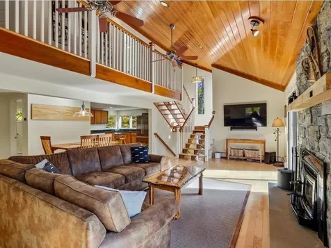 185 Maple Road Stowe VT 05672