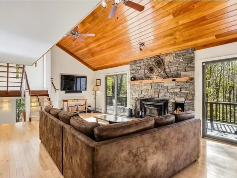 185 Maple Road Stowe VT 05672