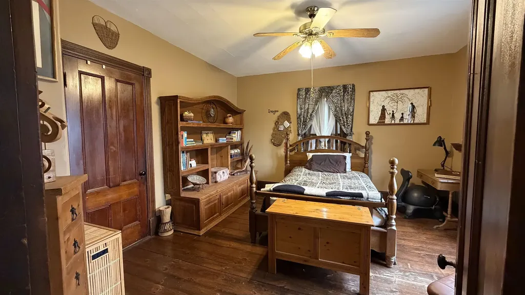 28 Maple Square Franklin NH 03235