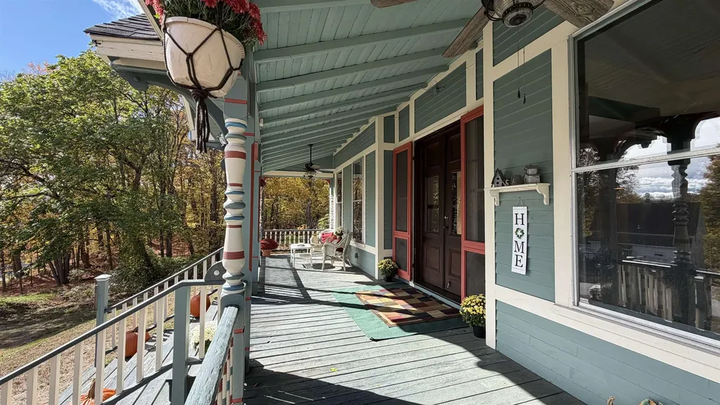 28 Maple Square Franklin NH 03235