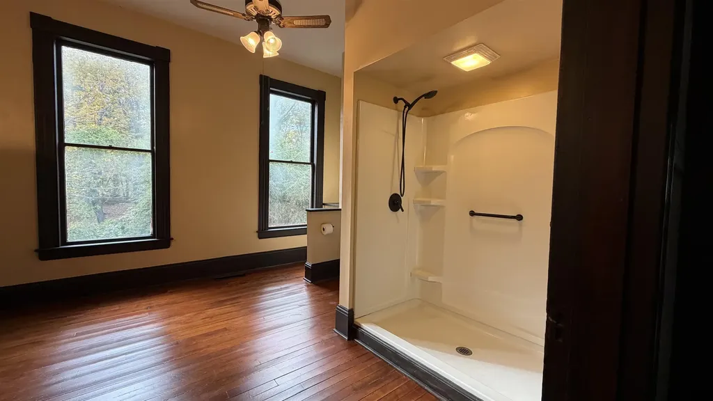 28 Maple Square Franklin NH 03235