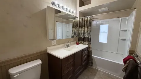 28 Maple Square Franklin NH 03235