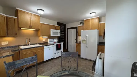 28 Maple Square Franklin NH 03235