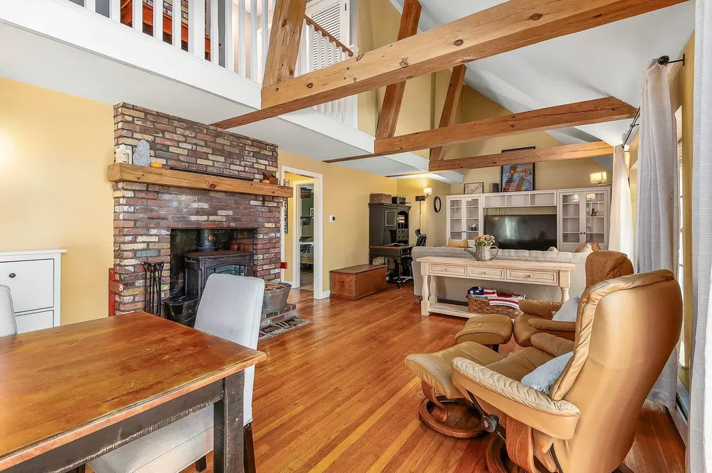 40 Louise Lane Fremont NH 03044