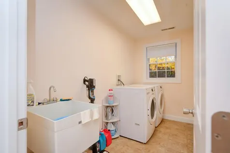 23 Ryan Farm Road Windham NH 03087