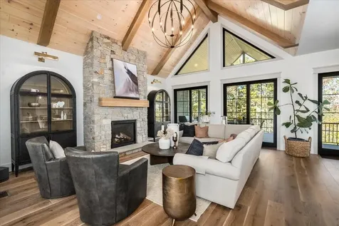 63 Commanders Helm Laconia NH 03246