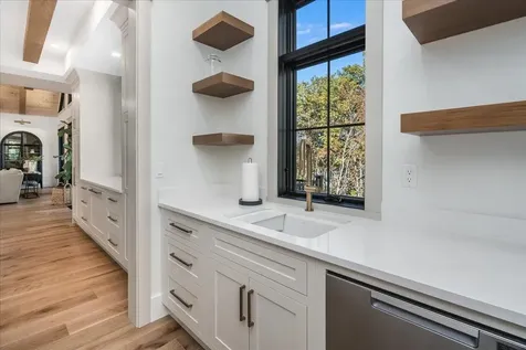 63 Commanders Helm Laconia NH 03246