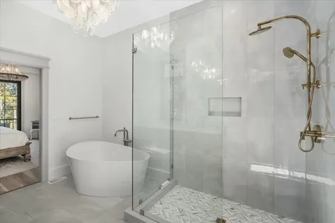 63 Commanders Helm Laconia NH 03246